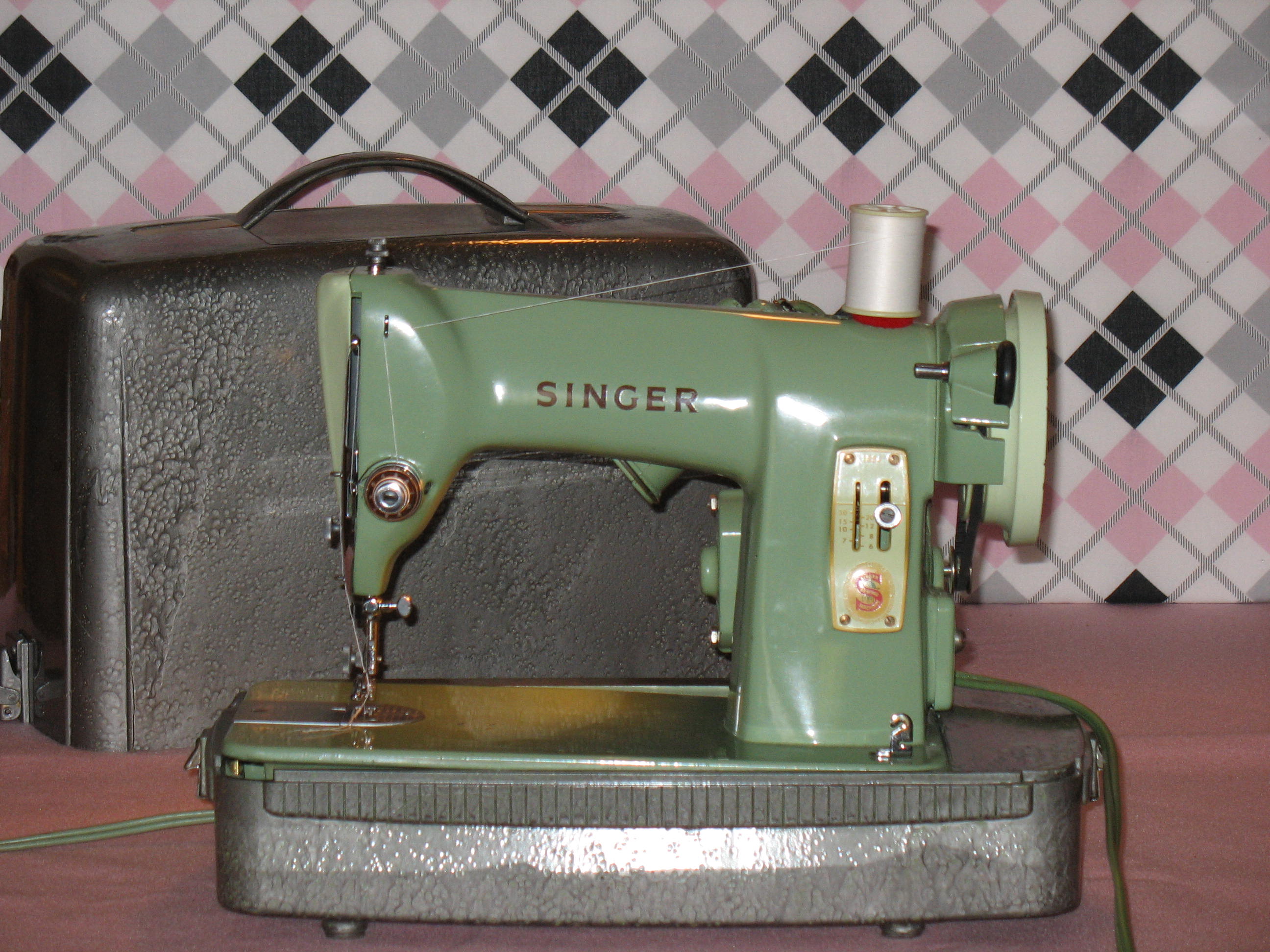 Free old singer sewing machines manuals